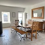 Rivage Maison Spacieuse 10 P 5 2 Sdb 2 Wc Confort Avec Jardin, Belle Terrasse Amenagee, Parking Privatif, A 2 Kms D'une Petite Plage, 3kms D'omaha Et Port En Bessin