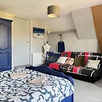 Rivage Maison Spacieuse 10 P 5 2 Sdb 2 Wc Confort Avec Jardin, Belle Terrasse Amenagee, Parking Privatif, A 2 Kms D'une Petite Plage, 3kms D'omaha Et Port En Bessin