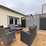 Rivage Maison Spacieuse 10 P 5 2 Sdb 2 Wc Confort Avec Jardin, Belle Terrasse Amenagee, Parking Privatif, A 2 Kms D'une Petite Plage, 3kms D'omaha Et Port En Bessin Grand-Hameau