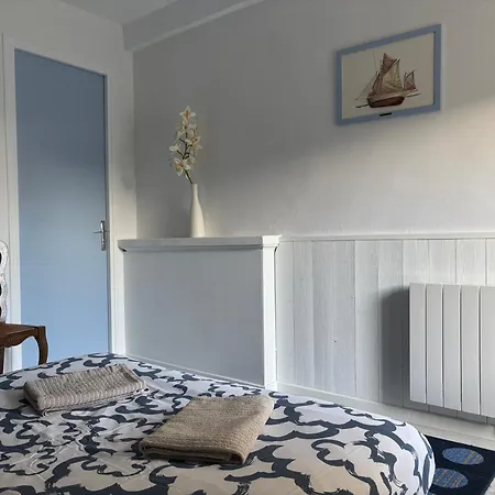 Prázdninový dům Rivage Maison Spacieuse 10 P 5 2 Sdb 2 Wc Confort Avec Jardin, Belle Terrasse Amenagee, Parking Privatif, A 2 Kms D'une Petite Plage, 3kms D'omaha Et Port En Bessin *
