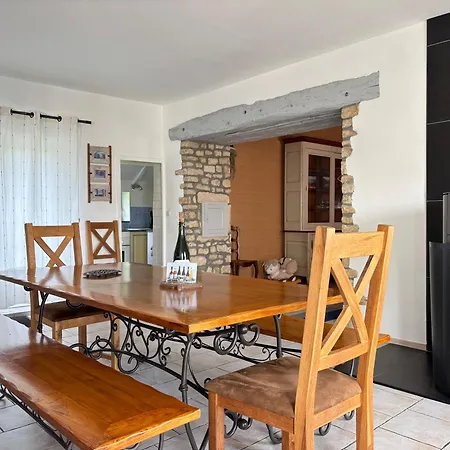 Prázdninový dům Rivage Maison Spacieuse 10 P 5 2 Sdb 2 Wc Confort Avec Jardin, Belle Terrasse Amenagee, Parking Privatif, A 2 Kms D'une Petite Plage, 3kms D'omaha Et Port En Bessin