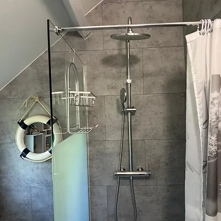 Rivage Maison Spacieuse 10 P 5 2 Sdb 2 Wc Confort Avec Jardin, Belle Terrasse Amenagee, Parking Privatif, A 3km D'omaha Et Port En Bessin *