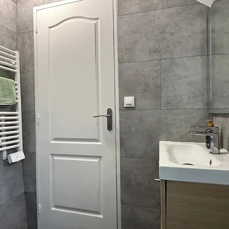Rivage Maison Spacieuse 10 P 5 2 Sdb 2 Wc Confort Avec Jardin, Belle Terrasse Amenagee, Parking Privatif, A 2 Kms D'une Petite Plage, 3kms D'omaha Et Port En Bessin * Grand-Hameau