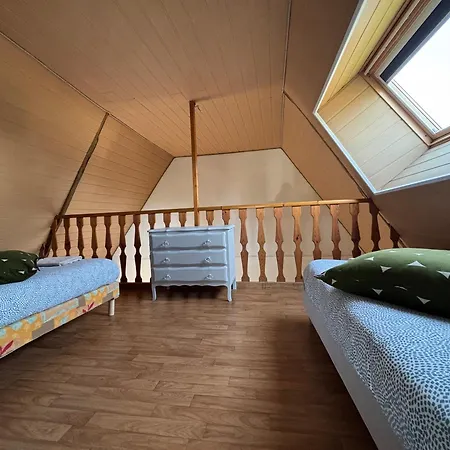 Prázdninový dům Rivage Maison Spacieuse 10 P 5 2 Sdb 2 Wc Confort Avec Jardin, Belle Terrasse Amenagee, Parking Privatif, A 2 Kms D'une Petite Plage, 3kms D'omaha Et Port En Bessin *