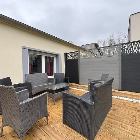 Rivage Maison Spacieuse 10 P 2 Sdb 2 Wc Confort Avec Jardin, Belle Terrasse Amenagee, Parking Privatif, A 3km D'omaha Et Port En Bessin Grand-Hameau