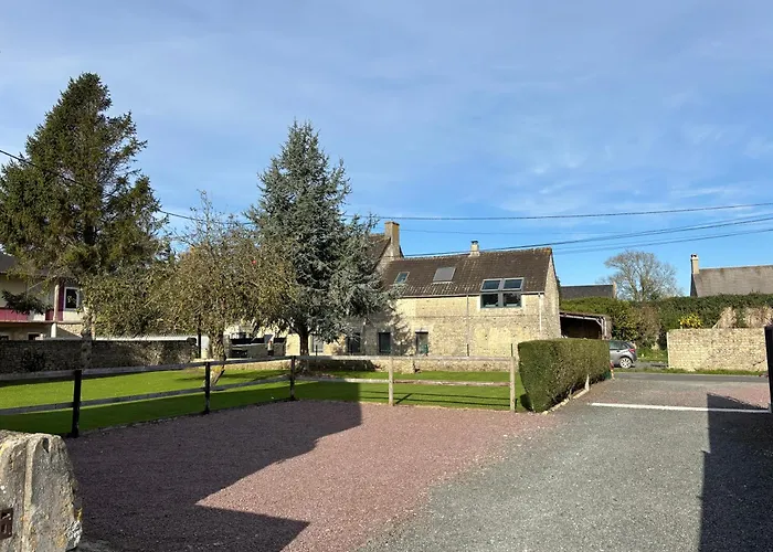 Rivage Maison Spacieuse 10 P 5 2 Sdb 2 Wc Confort Avec Jardin, Belle Terrasse Aménagée, Parking Privatif, à 2 Kms D'une Petite Plage, 3kms D'omaha Et Port En Bessin *