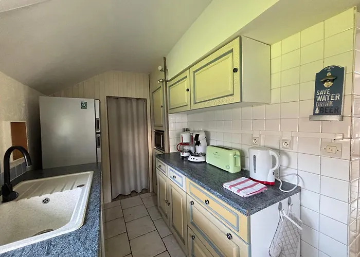 Rivage Maison Spacieuse 10 P 5 2 Sdb 2 Wc Confort Avec Jardin, Belle Terrasse Aménagée, Parking Privatif, à 2 Kms D'une Petite Plage, 3kms D'omaha Et Port En Bessin Casa vacanze Grand-Hameau