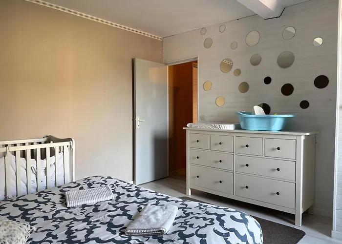 Casa vacanze Rivage Maison Spacieuse 10 P 5 2 Sdb 2 Wc Confort Avec Jardin, Belle Terrasse Aménagée, Parking Privatif, à 2 Kms D'une Petite Plage, 3kms D'omaha Et Port En Bessin Grand-Hameau