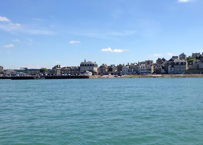 Rivage Maison Spacieuse 10 P 5 2 Sdb 2 Wc Confort Avec Jardin, Belle Terrasse Aménagée, Parking Privatif, à 2 Kms D'une Petite Plage, 3kms D'omaha Et Port En Bessin * Grand-Hameau